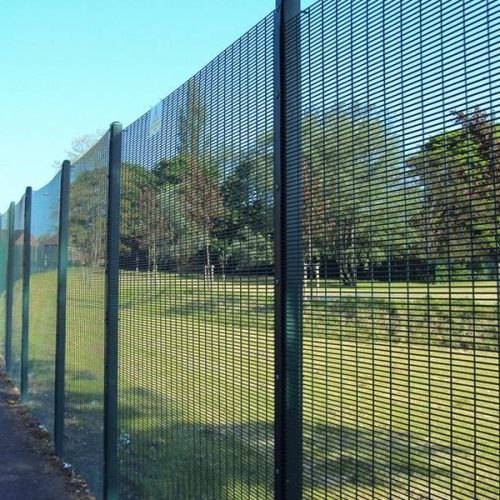 358 - Commercial Fencing - Hayward Fencing - Essex